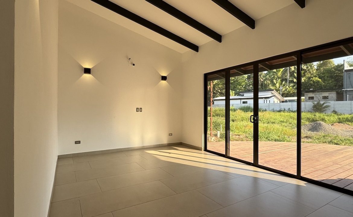 3 BEDROOM HOME IN CENTRAL UVITA